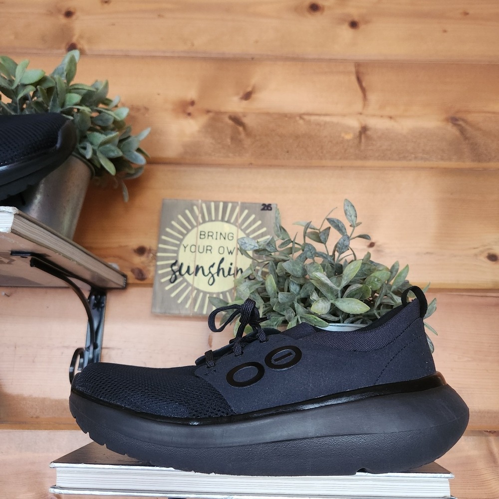 OOFOS OOMY Strise Recovery Sneakers Black Platform Comfort Running Shoes Sz 9.5 - Picture 2 of 10